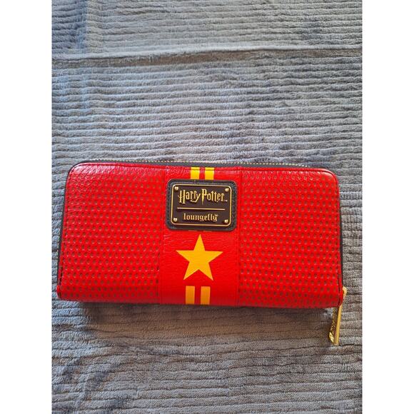 Loungefly‎ Harry. Potter Black/Red Zip Around Wallet - Picture 1 of 12